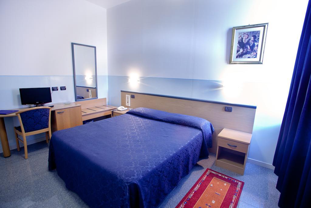 Master Hotel Castelvetro Piacentino Værelse billede
