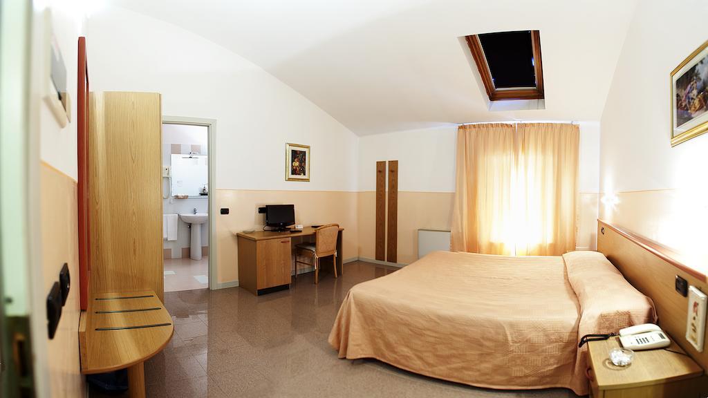 Master Hotel Castelvetro Piacentino Eksteriør billede