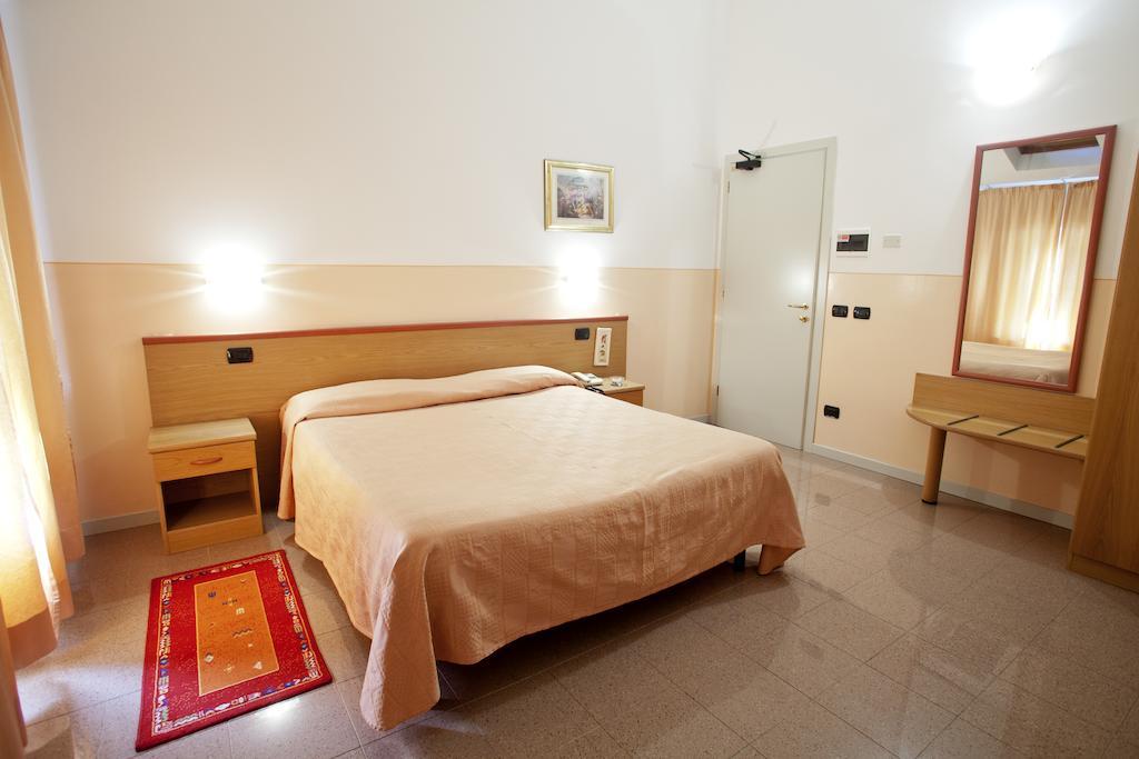 Master Hotel Castelvetro Piacentino Eksteriør billede