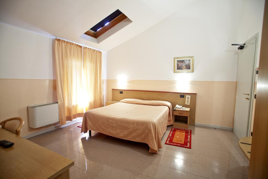 Master Hotel Castelvetro Piacentino Eksteriør billede